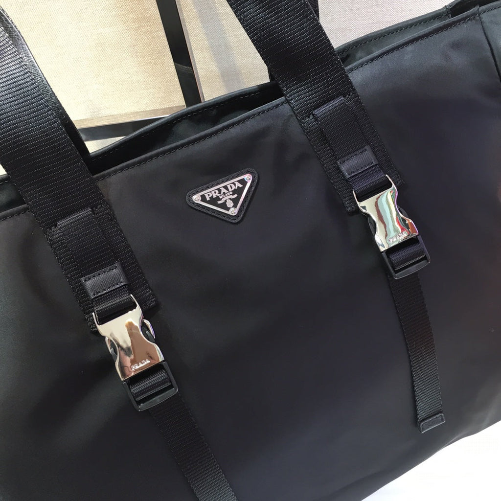 Prada Shopping Bag 40 in Black Nylon Fabric