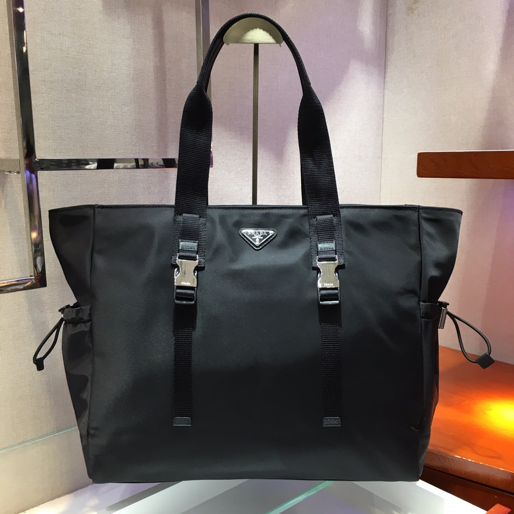 Prada Shopping Bag 40 in Black Nylon Fabric