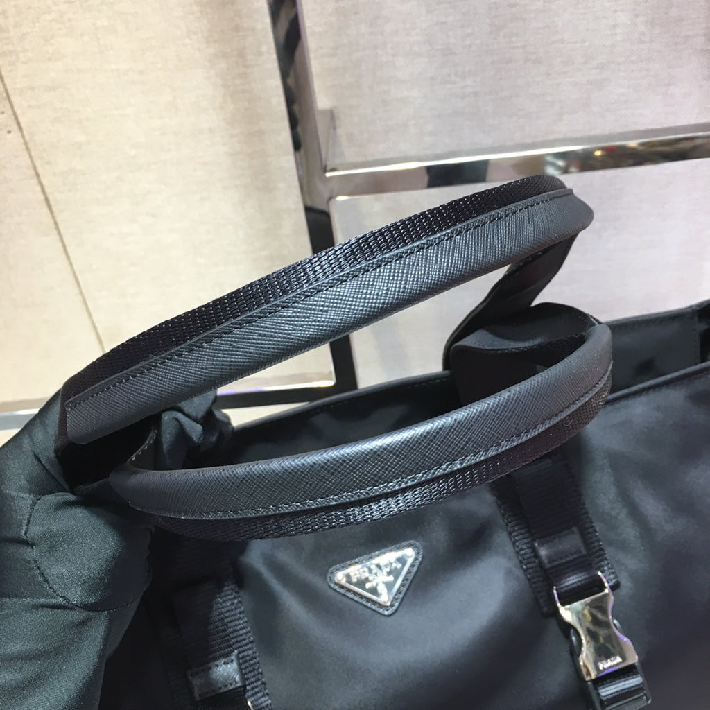 Prada Shopping Bag 40 in Black Nylon Fabric