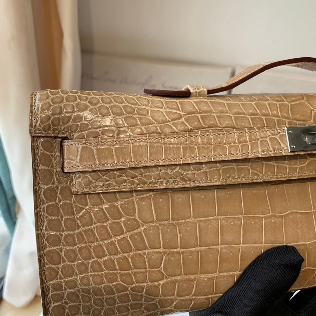 Hermes Kelly Cut 31 in Tortilla Brown Alligator Leather with Silver Hardware Bag