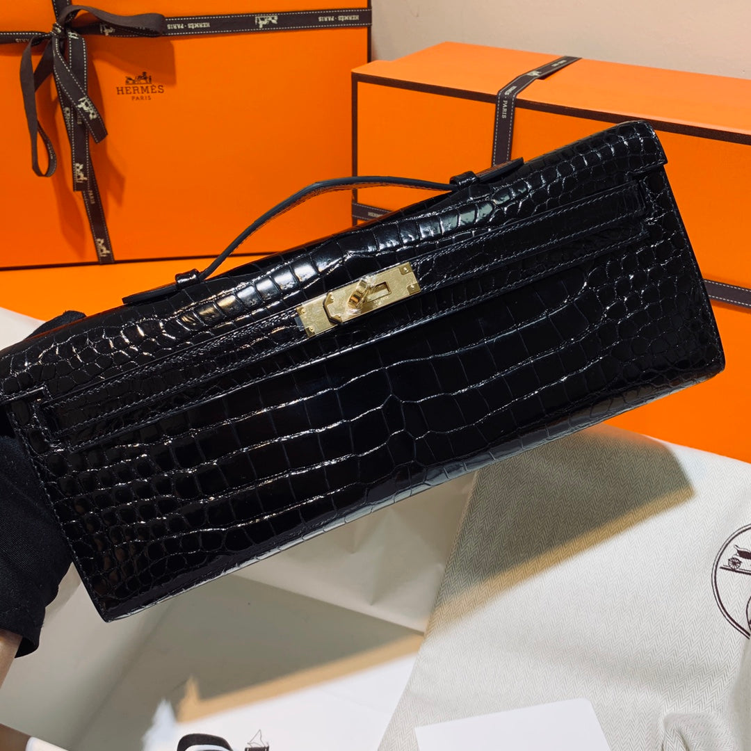 Hermes Kelly Cut 31 in Black Shiny Alligator Leather with Gold Hardware Bag