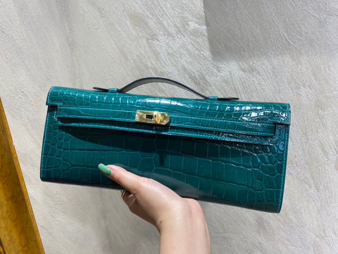 Hermes Kelly Cut 31 in Pine Green Shinny Alligator Leather with Gold Hardware Bag