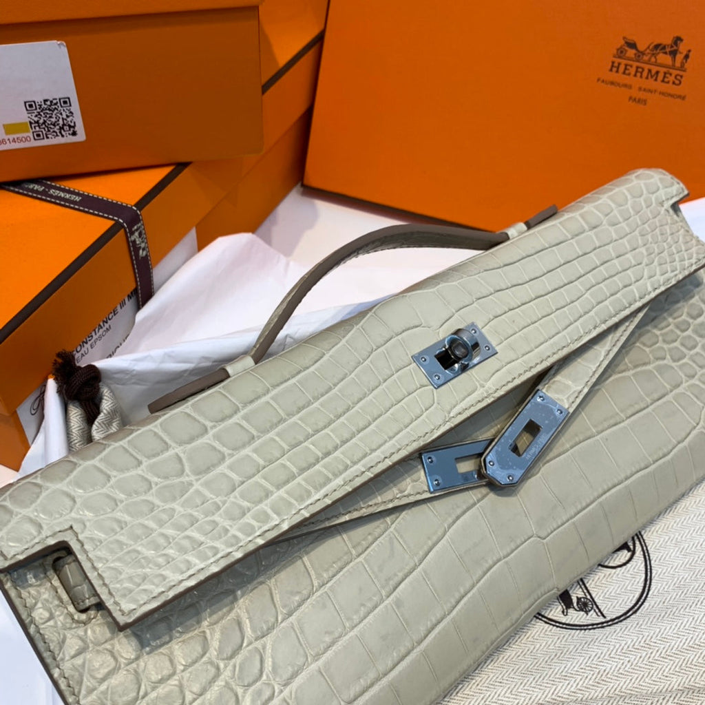 Hermes Kelly Cut 31 in Pearl Gray Alligator Leather with Silver Hardware Bag