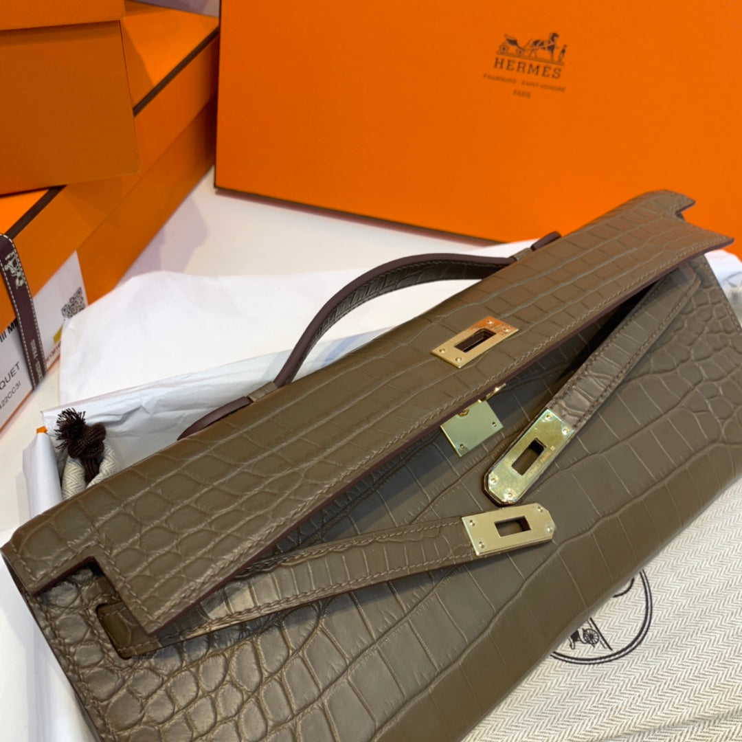 Hermes Kelly Cut 31 in Mocha Brown Alligator Leather with Gold Hardware Bag