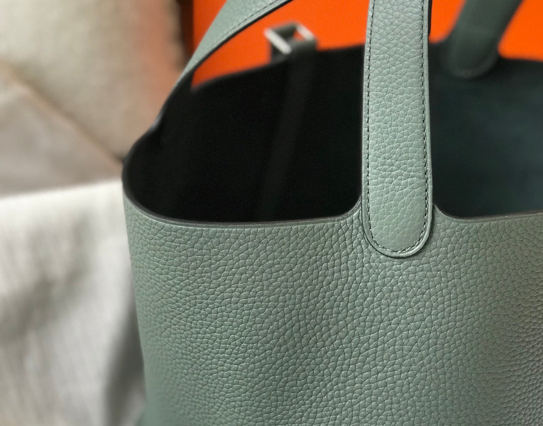 Hermes Picotin Lock 22 Grass Green Togo Shw Bag