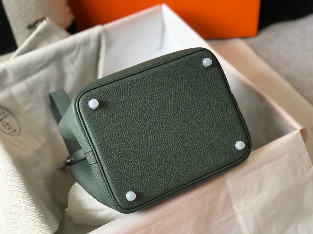 Hermes Picotin Lock 22 Grass Green Togo Shw Bag