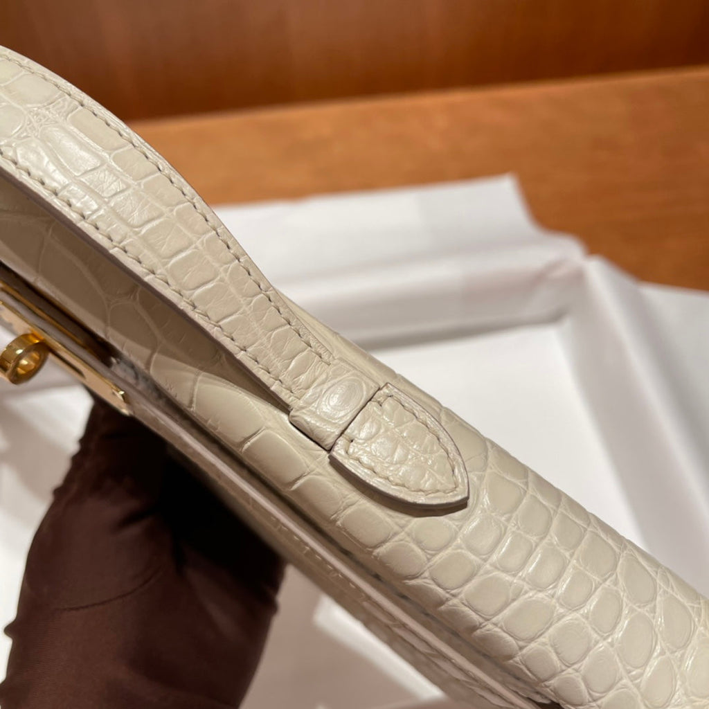 Hermes Kelly Cut 31 in White Cream Alligator Leather with Gold Hardware Bag