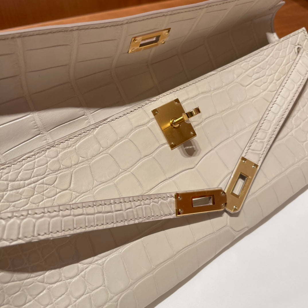 Hermes Kelly Cut 31 in White Cream Alligator Leather with Gold Hardware Bag