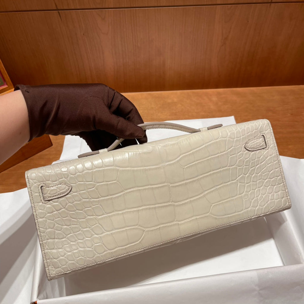 Hermes Kelly Cut 31 in White Cream Alligator Leather with Gold Hardware Bag