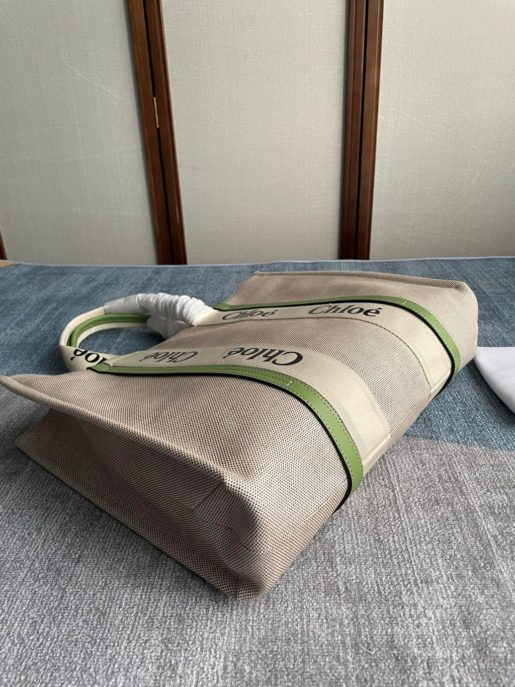 Lagre Woody Tote Bag 45 in Beige Linen Canvas Black Webbing Logo Embroider Green Calfskin