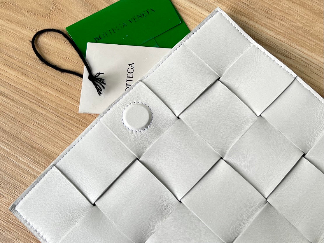 Bottega Veneta Small Cassette 23 in White Fringed Calfskin Bag