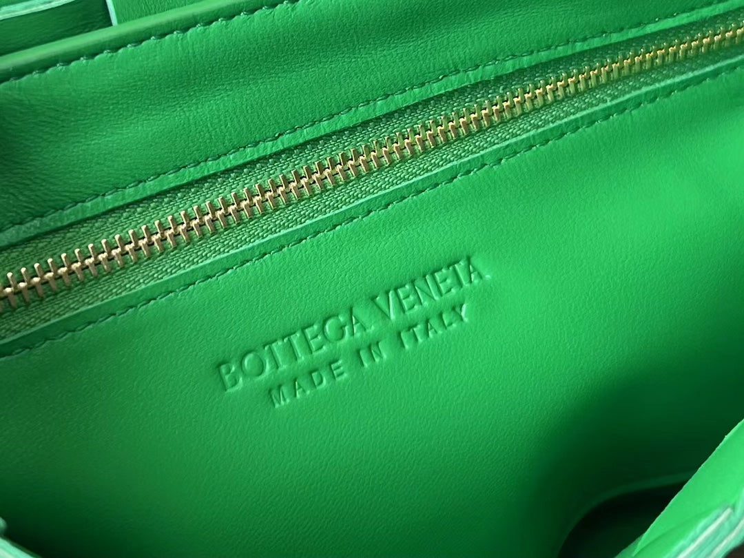 Bottega Veneta Small Cassette 23 in Green Fringed Calfskin Bag