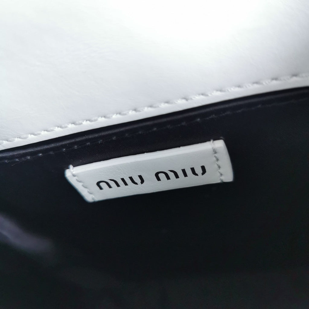 Tote 18 Bag in White Calfskin