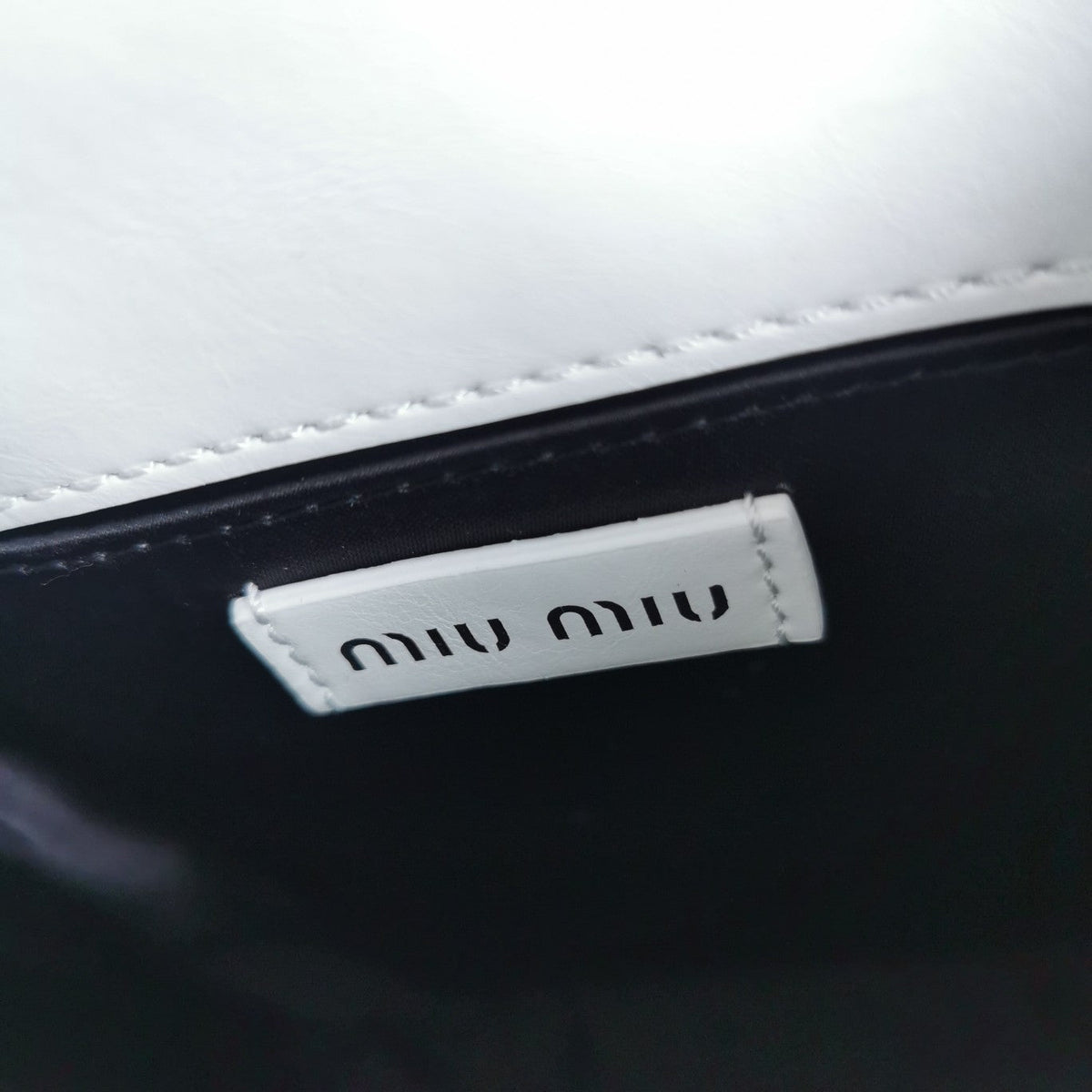 Tote 18 Bag in White Calfskin