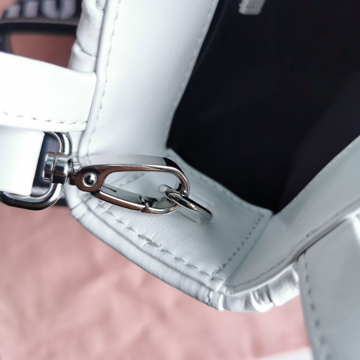 Tote 18 Bag in White Calfskin