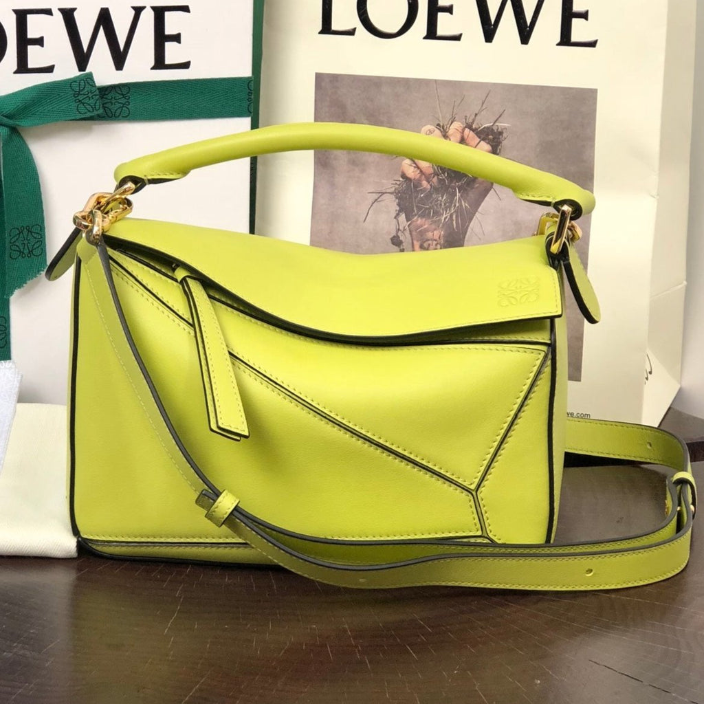 Loewe Small Puzzle 24 Bag in Classic Meadow Green Calfskin