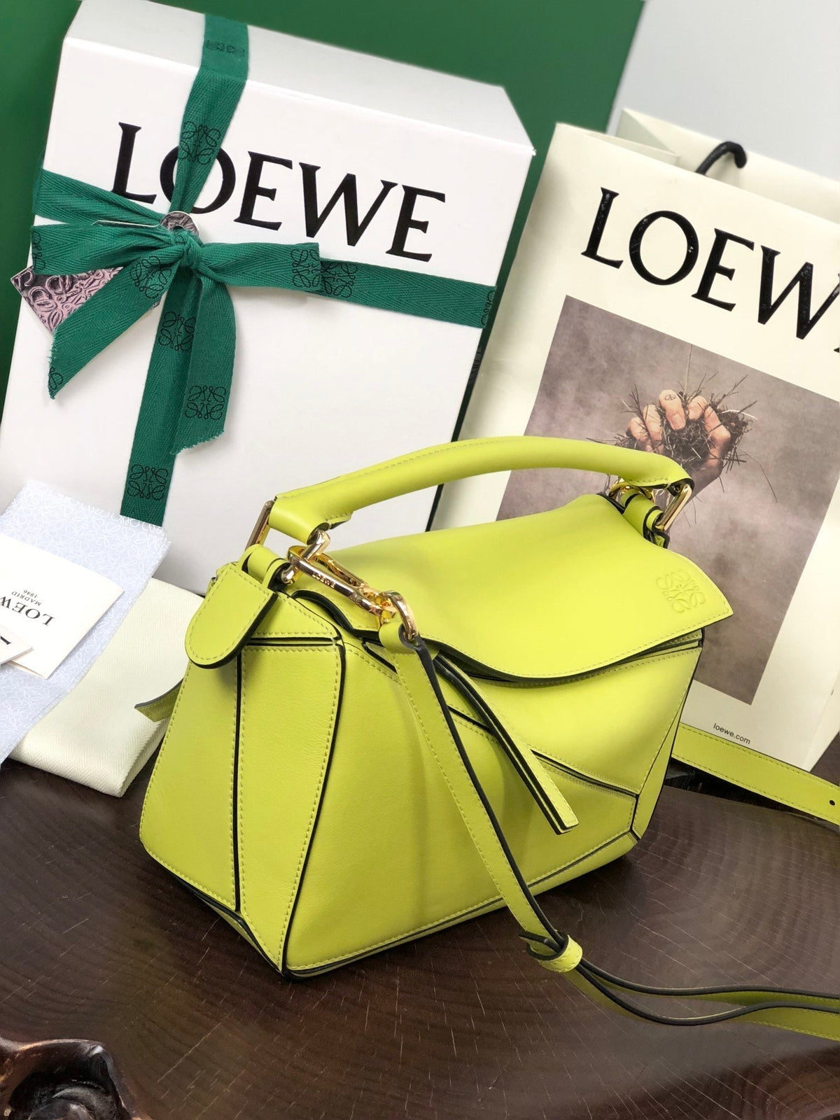 Loewe Small Puzzle 24 Bag in Classic Meadow Green Calfskin