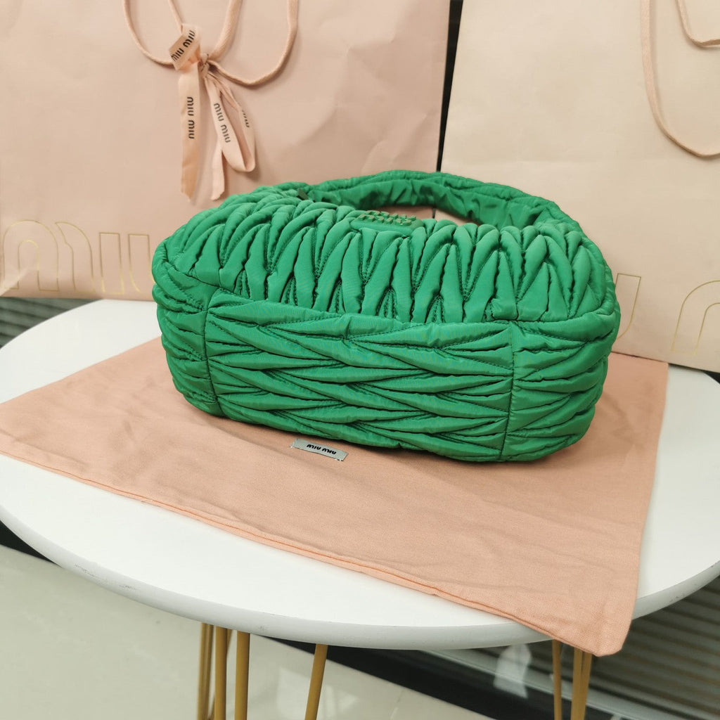 Wander 28 Bag in Green Eco - Friendly Nylon