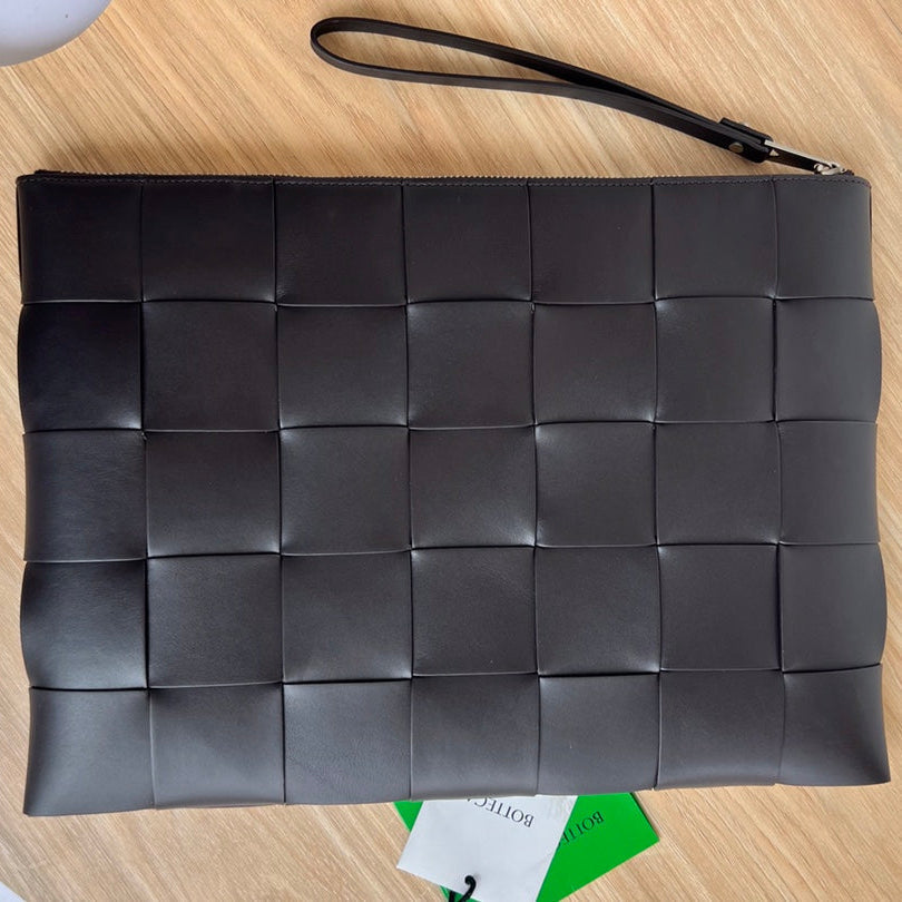 Bottega Veneta Large Cassette Pouch 35 in Black Calfskin