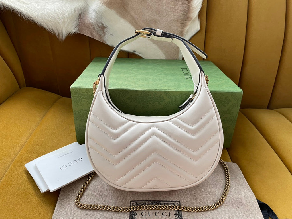 Gucci Marmont Shoulder Bag 21 in White Calfskin Gold Hardware
