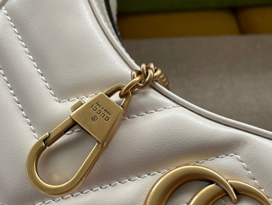 Gucci Marmont Shoulder Bag 21 in White Calfskin Gold Hardware
