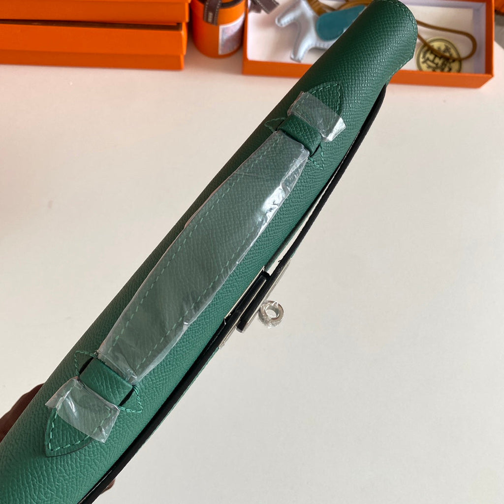 Hermes Kelly Cut 31 in Green Forest Calfskin with Silver Hardware Bag