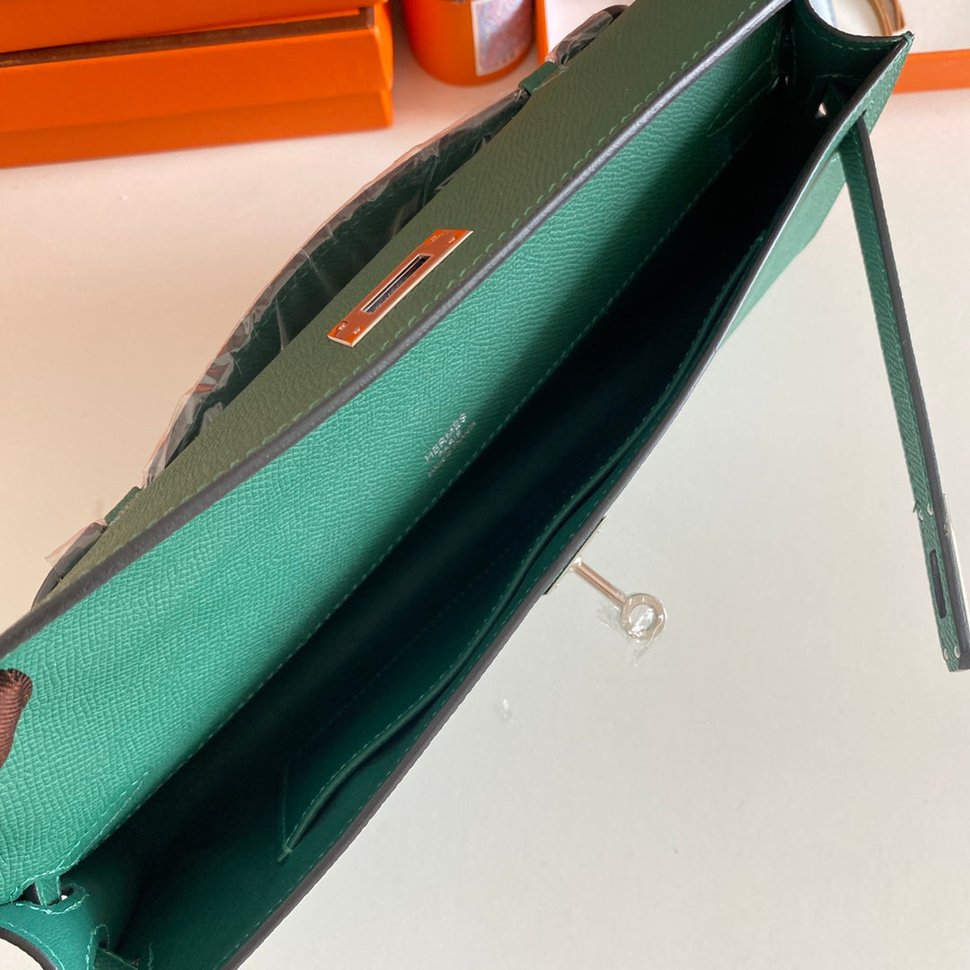 Hermes Kelly Cut 31 in Green Forest Calfskin with Silver Hardware Bag