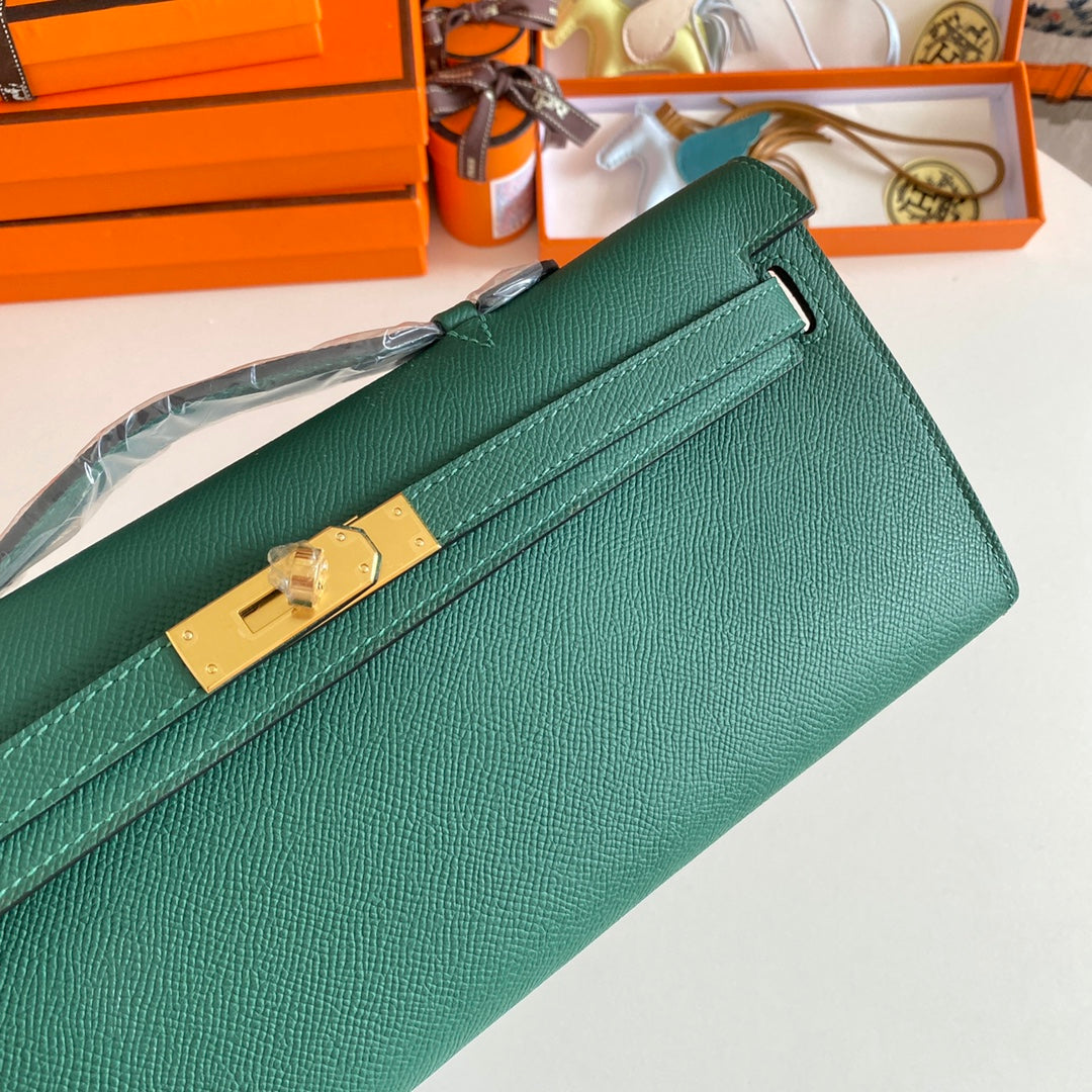 Hermes Kelly Cut 31 in Green Forest Calfskin with Gold Hardware Bag