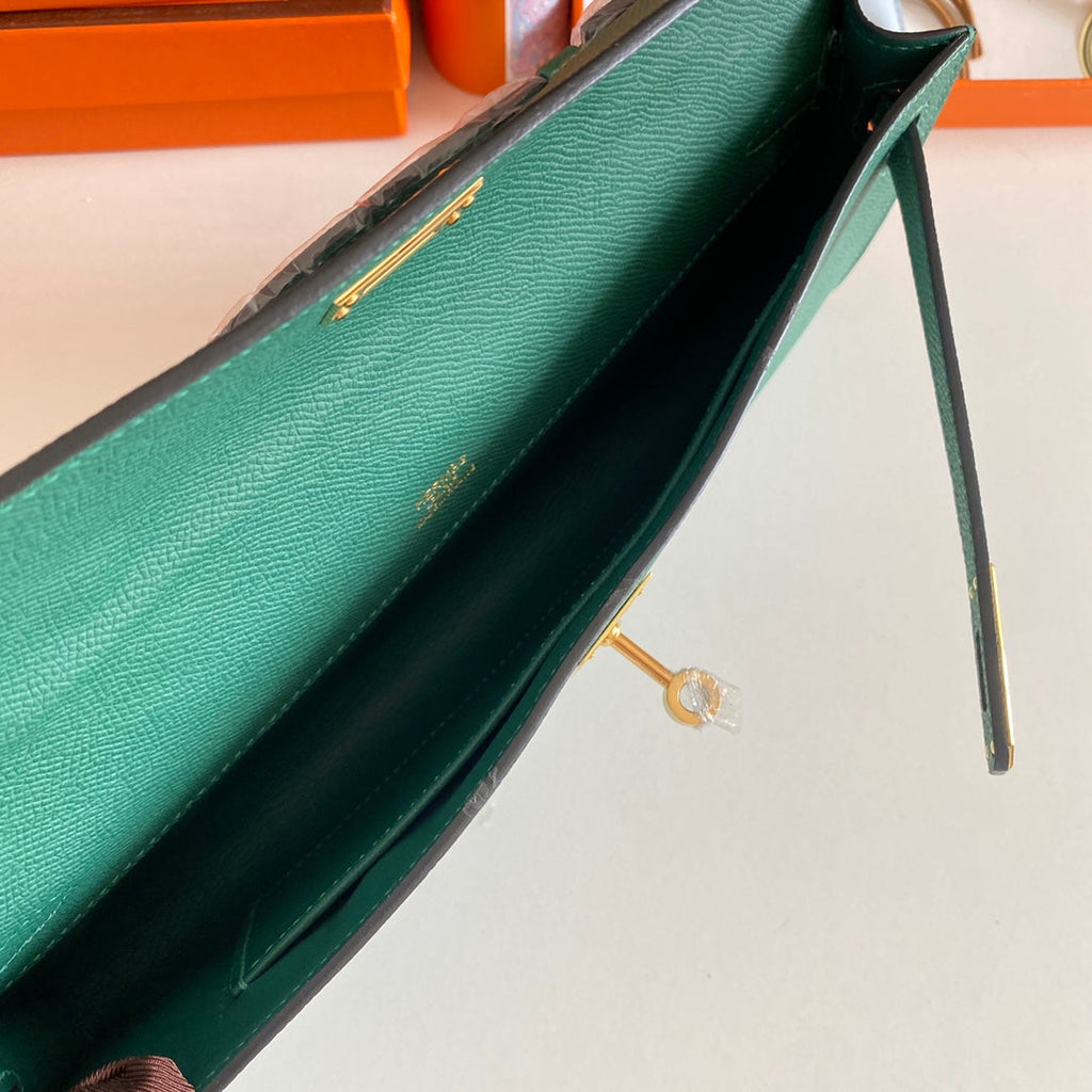 Hermes Kelly Cut 31 in Green Forest Calfskin with Gold Hardware Bag