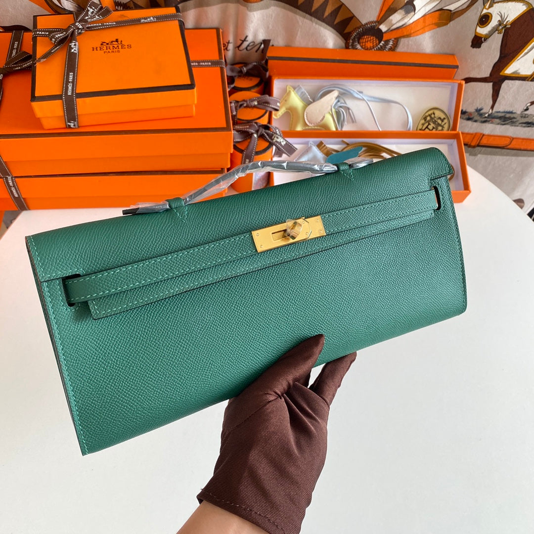 Hermes Kelly Cut 31 in Green Forest Calfskin with Gold Hardware Bag