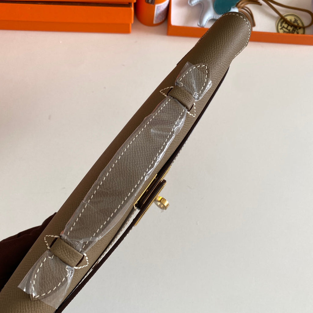 Hermes Kelly Cut 31 in Mocha Brown Calfskin with Gold Hardware Bag