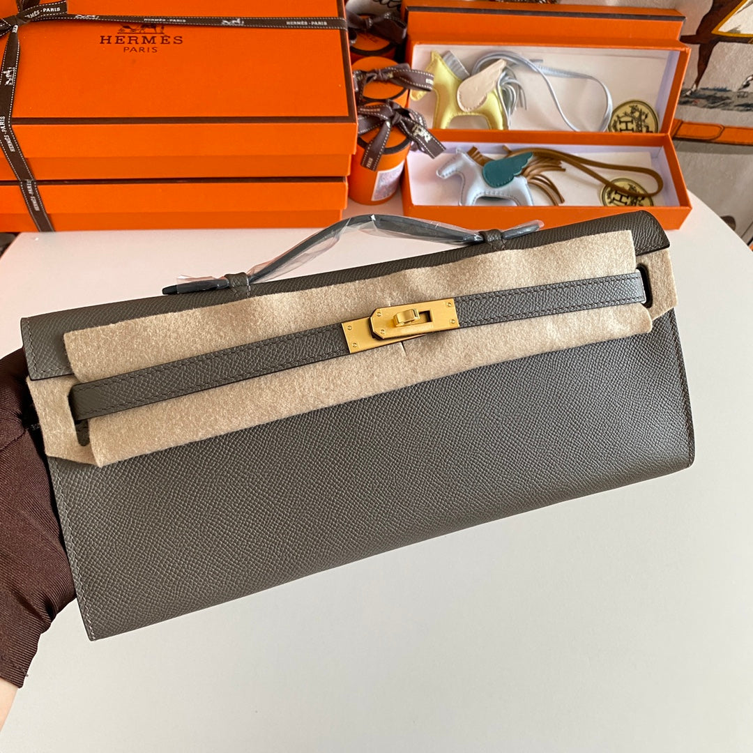 Hermes Kelly Cut 31 in Wood Brown Calfskin with Gold Hardware Bag