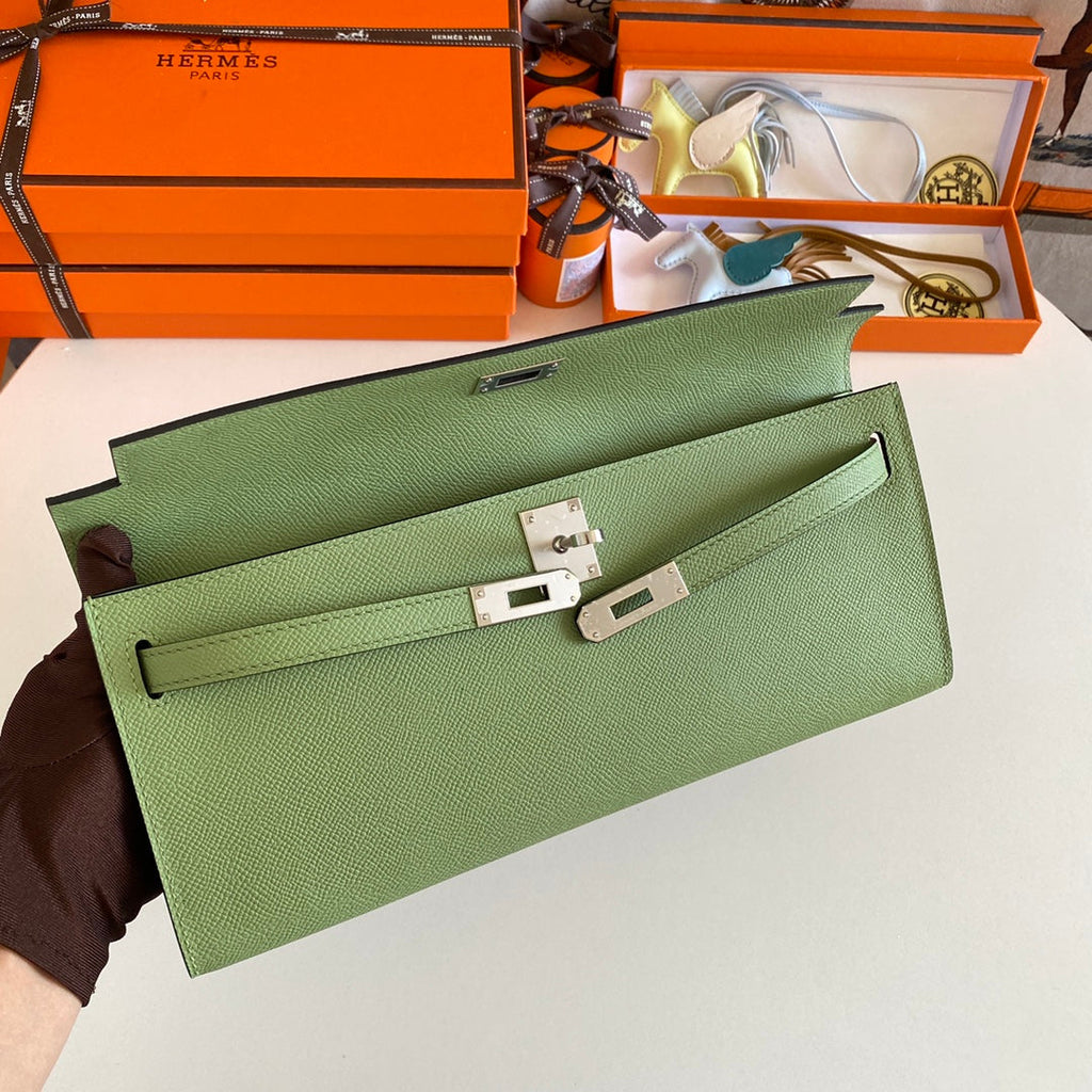 Hermes Kelly Cut 31 in Apple Green Calfskin with Silver Hardware Bag