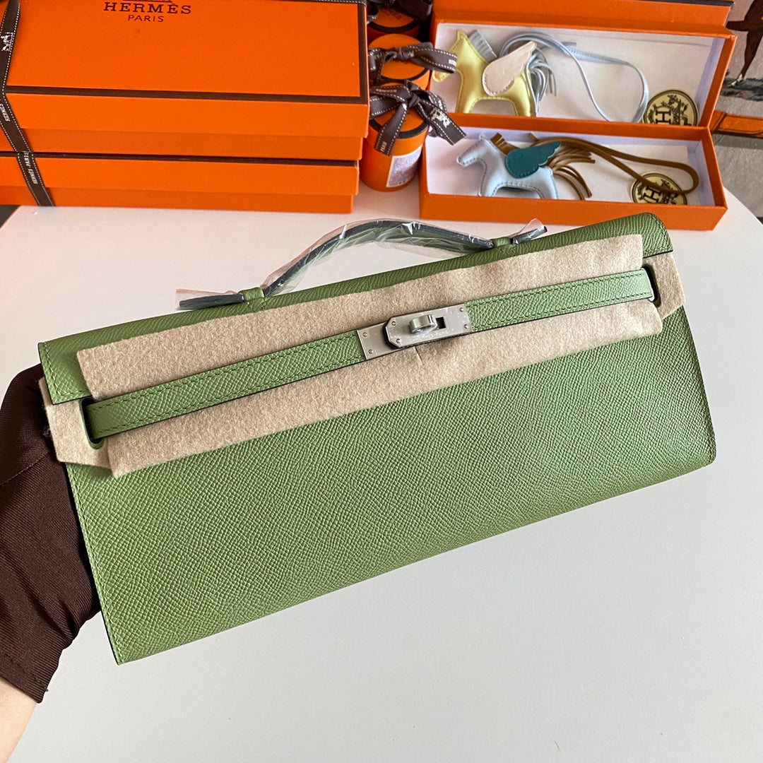 Hermes Kelly Cut 31 in Apple Green Calfskin with Silver Hardware Bag