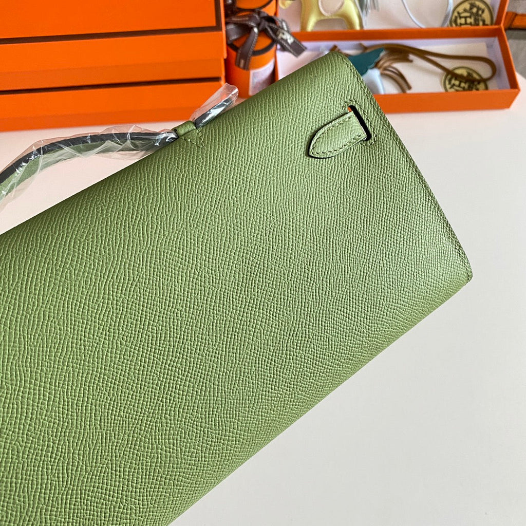 Hermes Kelly Cut 31 in Apple Green Calfskin with Silver Hardware Bag