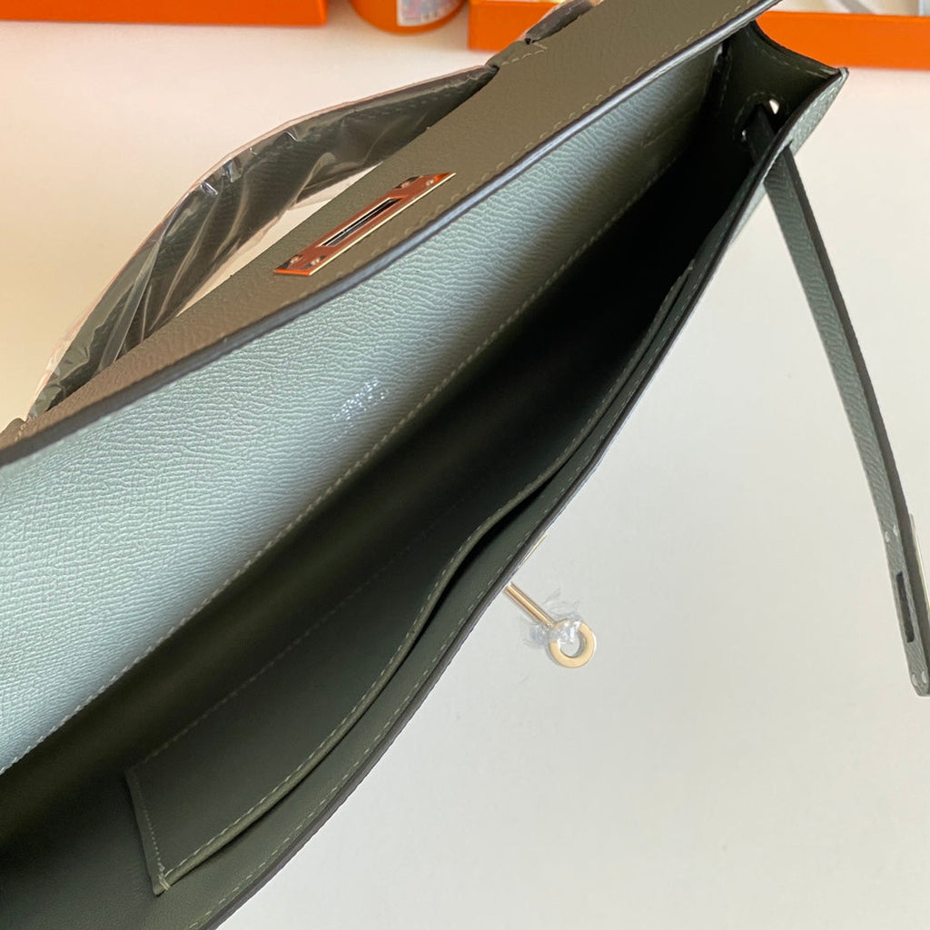 Hermes Kelly Cut 31 in Seafoam Green Calfskin with Silver Hardware Bag