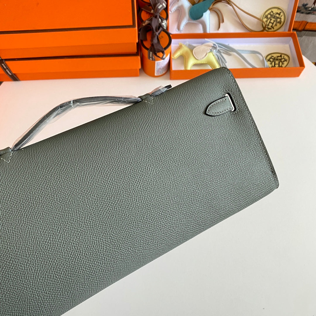 Hermes Kelly Cut 31 in Seafoam Green Calfskin with Silver Hardware Bag