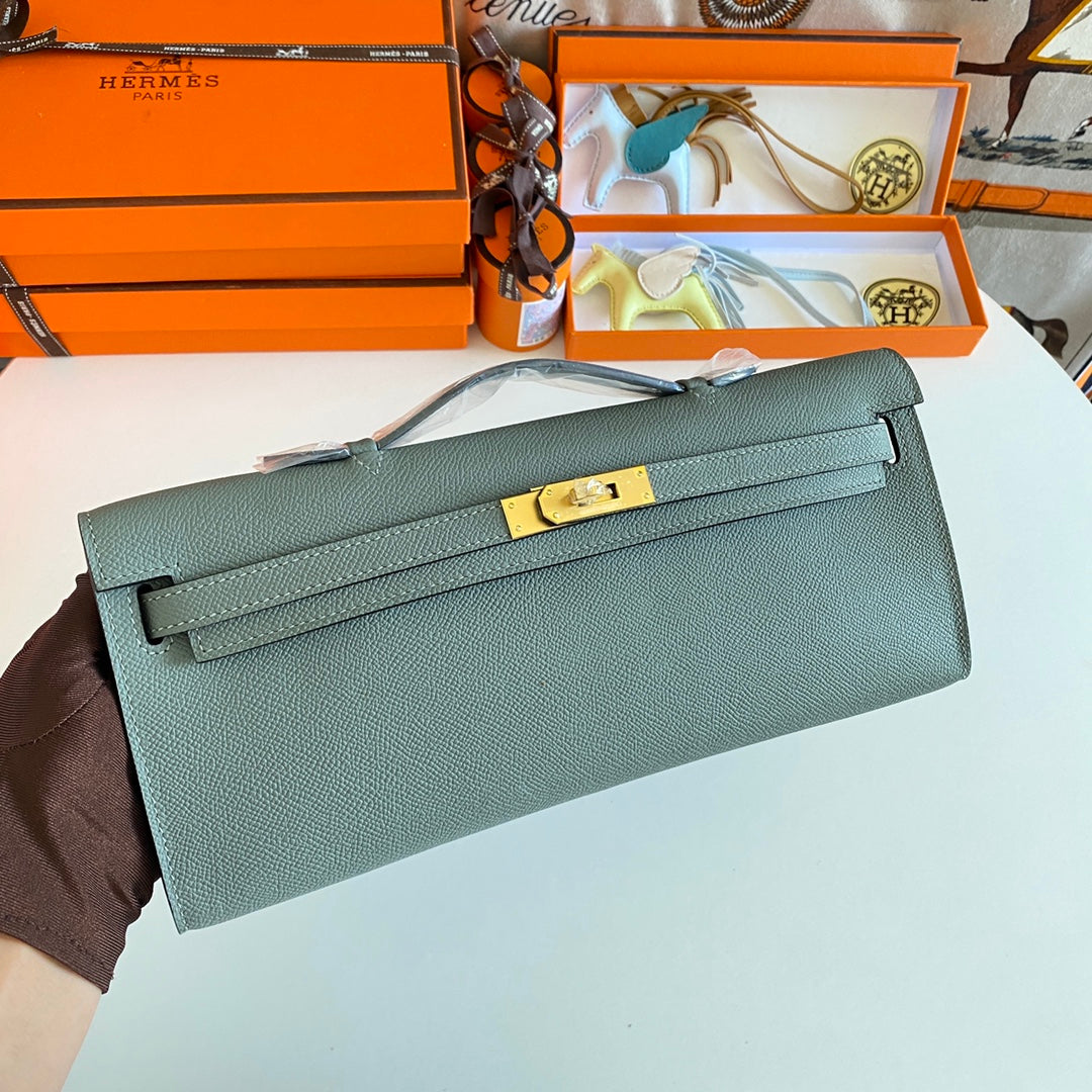 Hermes Kelly Cut 31 in Seafoam Green Calfskin with Gold Hardware Bag