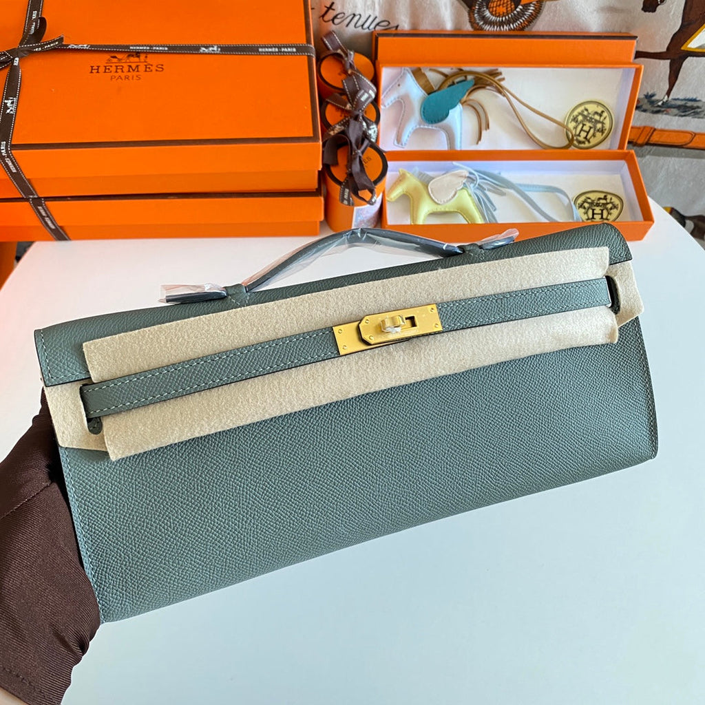 Hermes Kelly Cut 31 in Seafoam Green Calfskin with Gold Hardware Bag