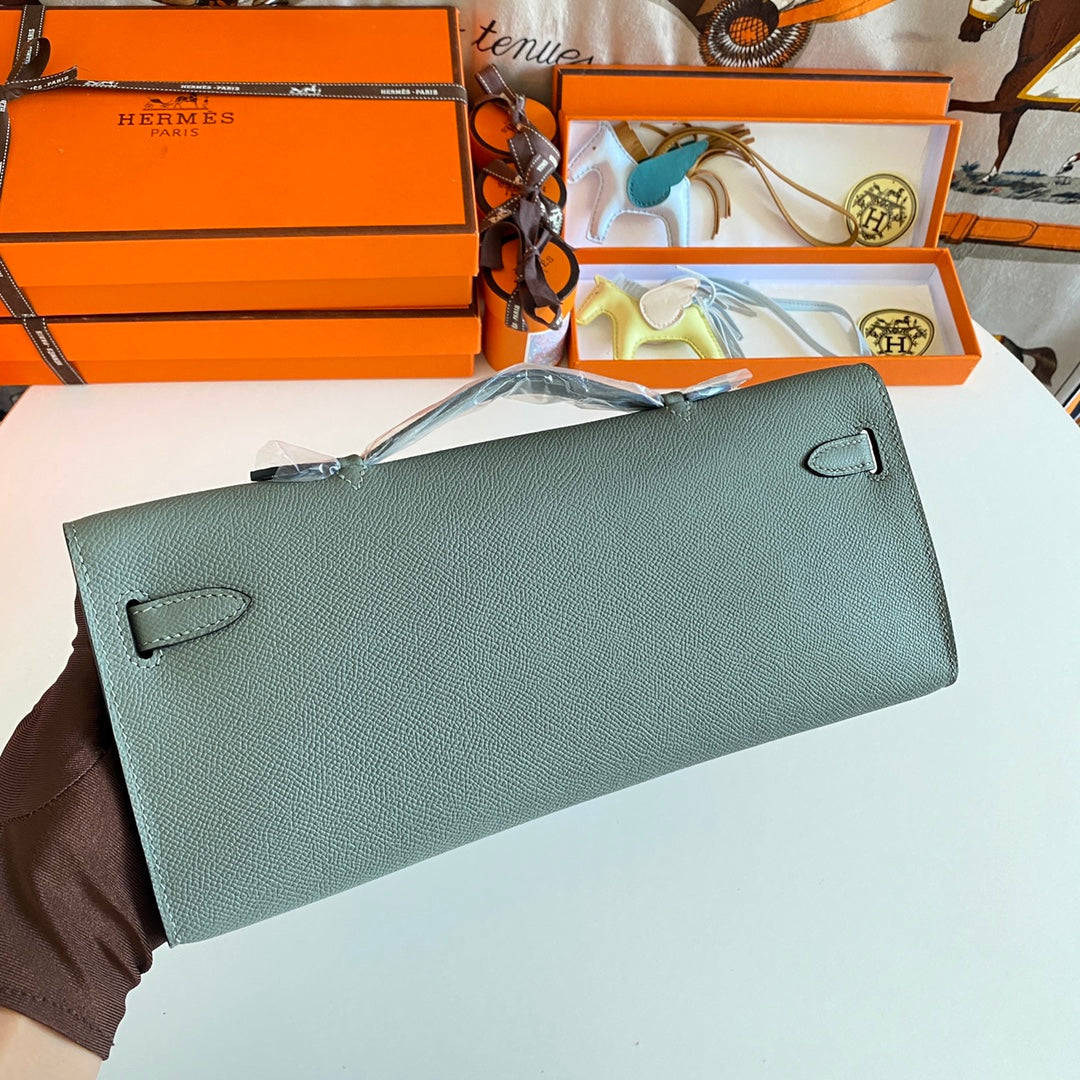 Hermes Kelly Cut 31 in Seafoam Green Calfskin with Gold Hardware Bag