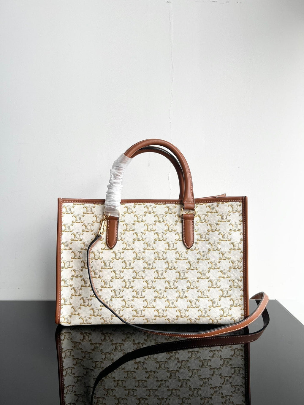 Celine Triomphe Cabas 35 White Cream Calfskin Tote