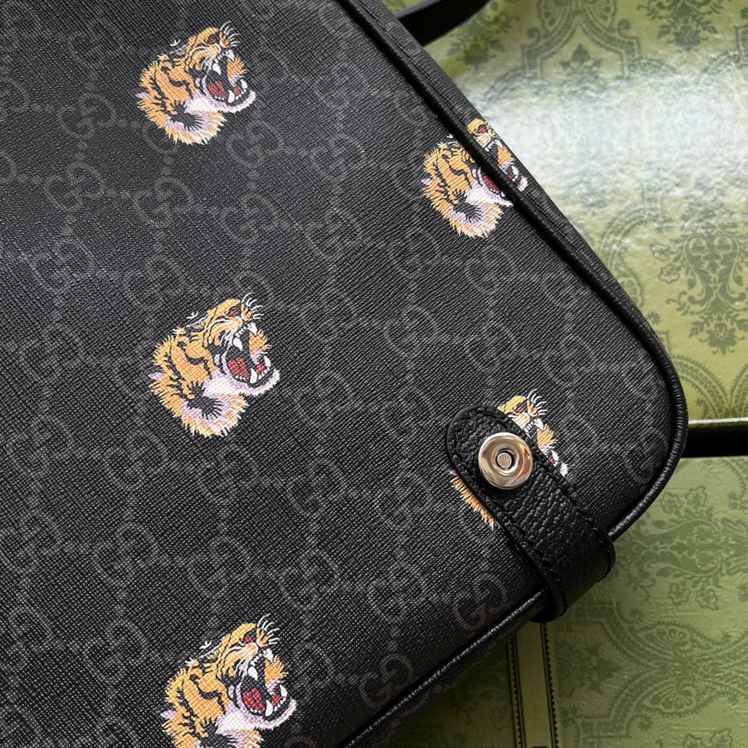 Gucci Tiger Print Messenger Bag 28 in Black Canvas and Leather Trim