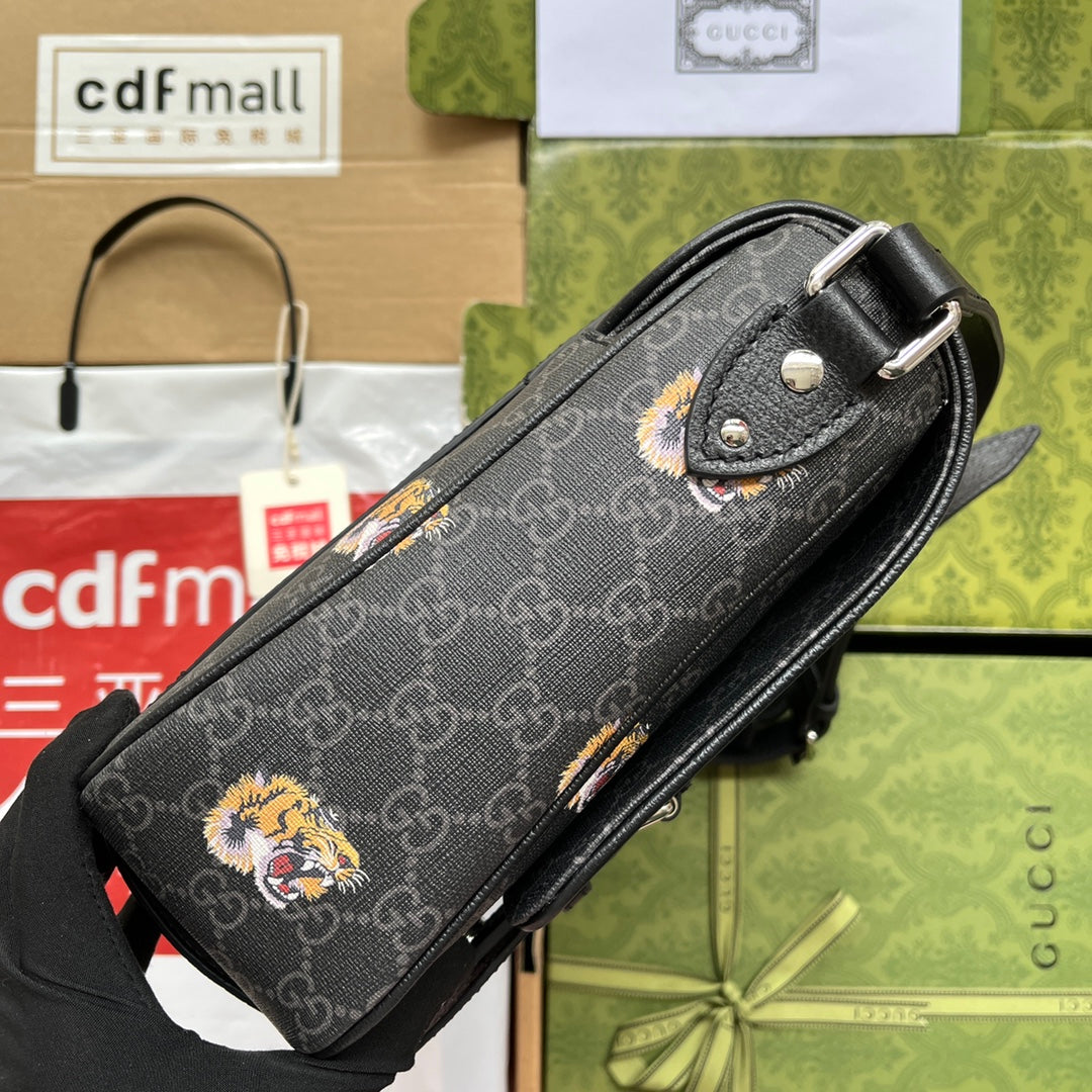 Gucci Tiger Print Messenger Bag 28 in Black Canvas and Leather Trim