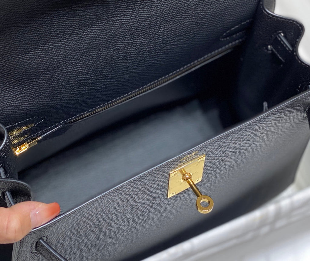 Hermes Kelly 28cm in Noir Epsom Calfskin Gold Hardware Bag