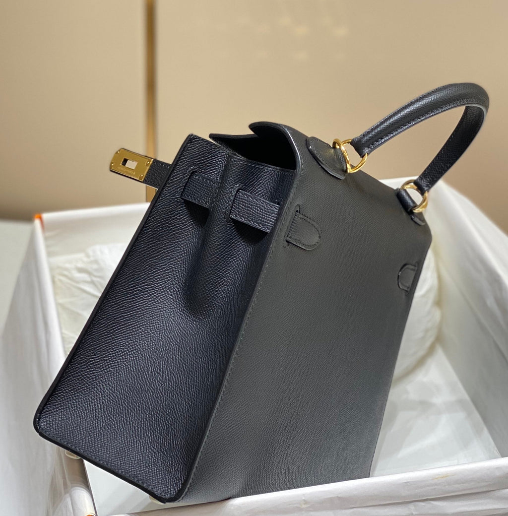Hermes Kelly 28cm in Noir Epsom Calfskin Gold Hardware Bag
