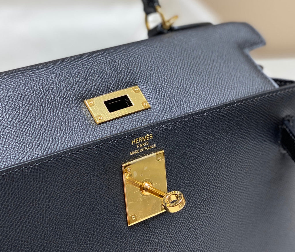 Hermes Kelly 28cm in Noir Epsom Calfskin Gold Hardware Bag