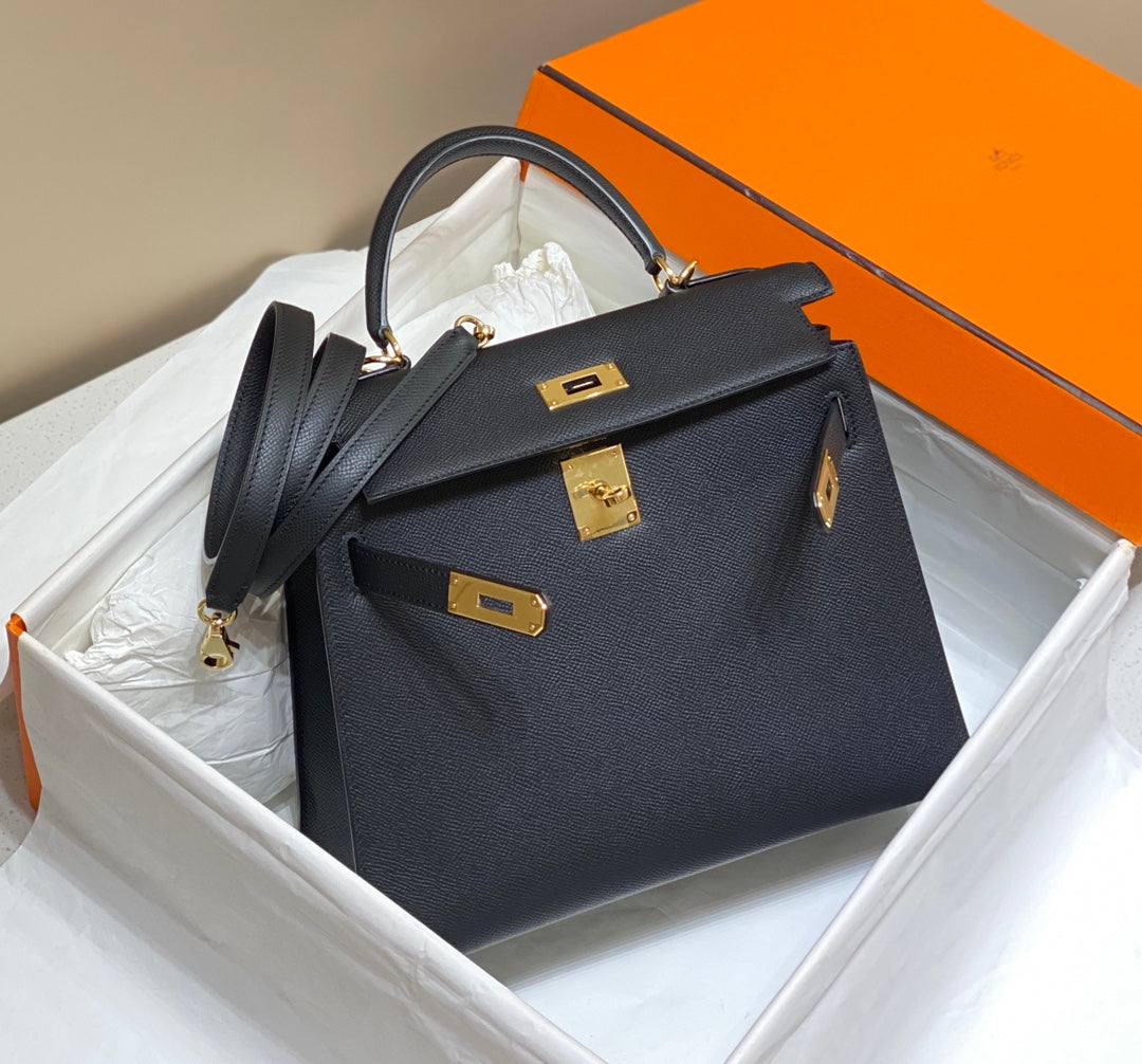 Hermes Kelly 28cm in Noir Epsom Calfskin Gold Hardware Bag