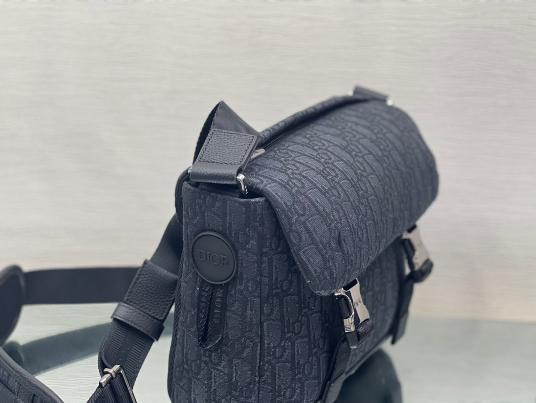 Dior Medium 31 Bag with Strap in Black Oblique Jacquard and Calfskin