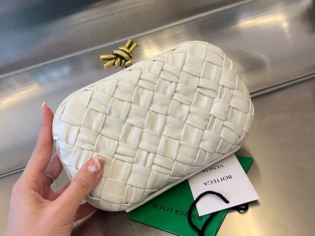 Bottega Veneta Knot 19 in White Lambskin Bag