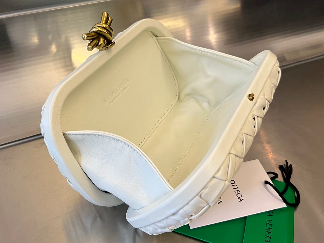 Bottega Veneta Knot 19 in White Lambskin Bag